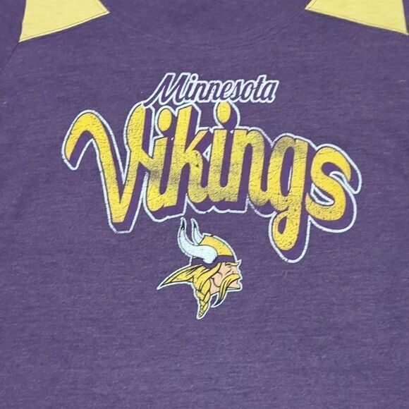 NFL Minnesota Vikings Women's Short Sleeve Purple T Shirt Team Apparel Size L - Picture 2 of 6